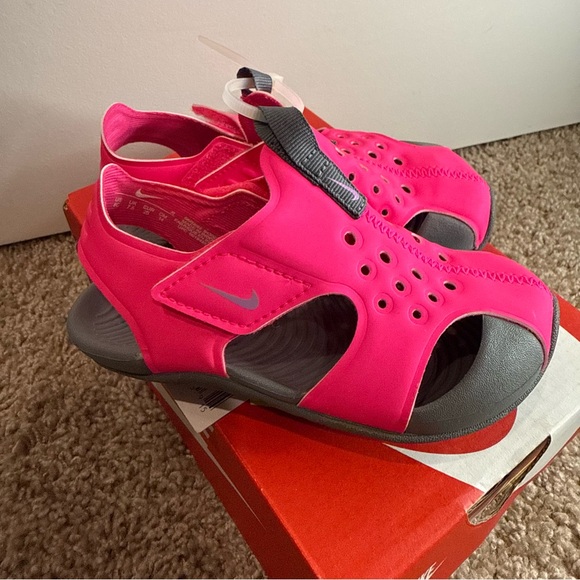 NIKE | Sunray Protect 2 (TD) | Girls Toddler Size 8C | Hyper Pink / Fuchsia Glow - Picture 5 of 15